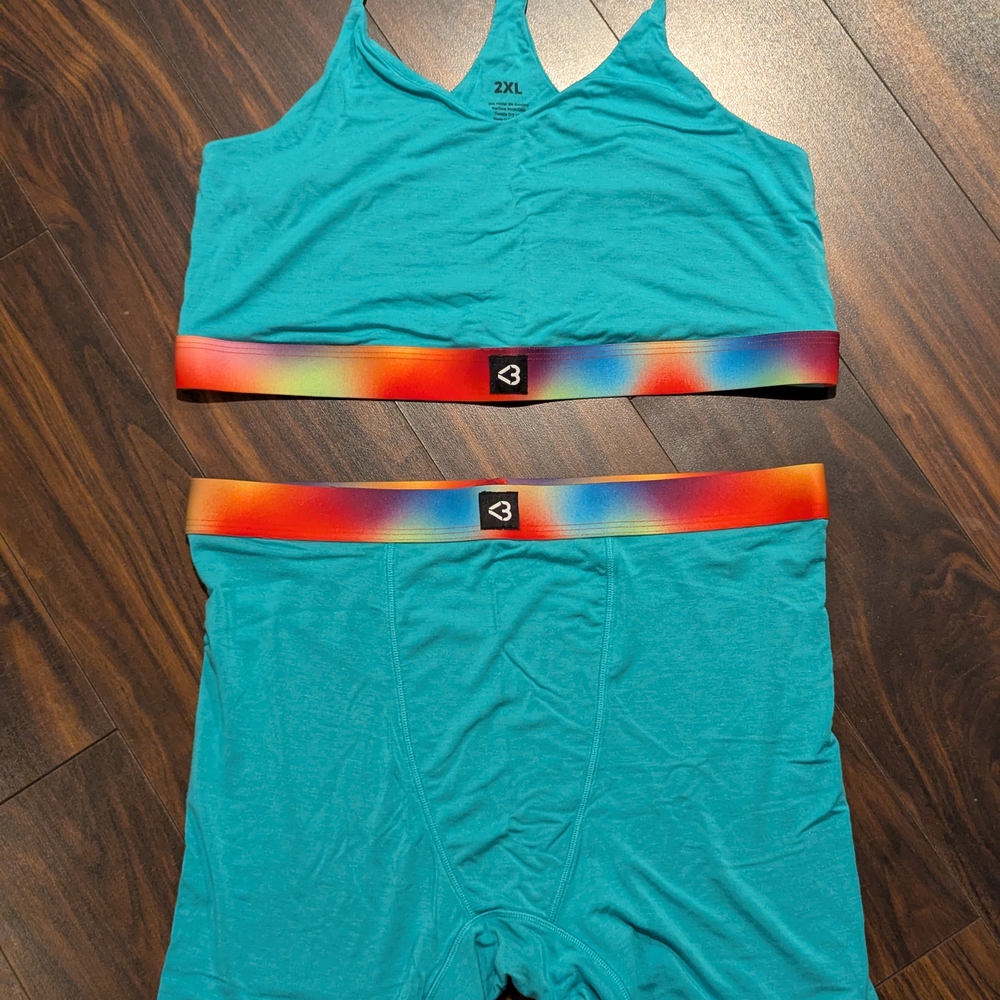 2XL Teal Sports Bra and Shorts Set with Rainbow Band